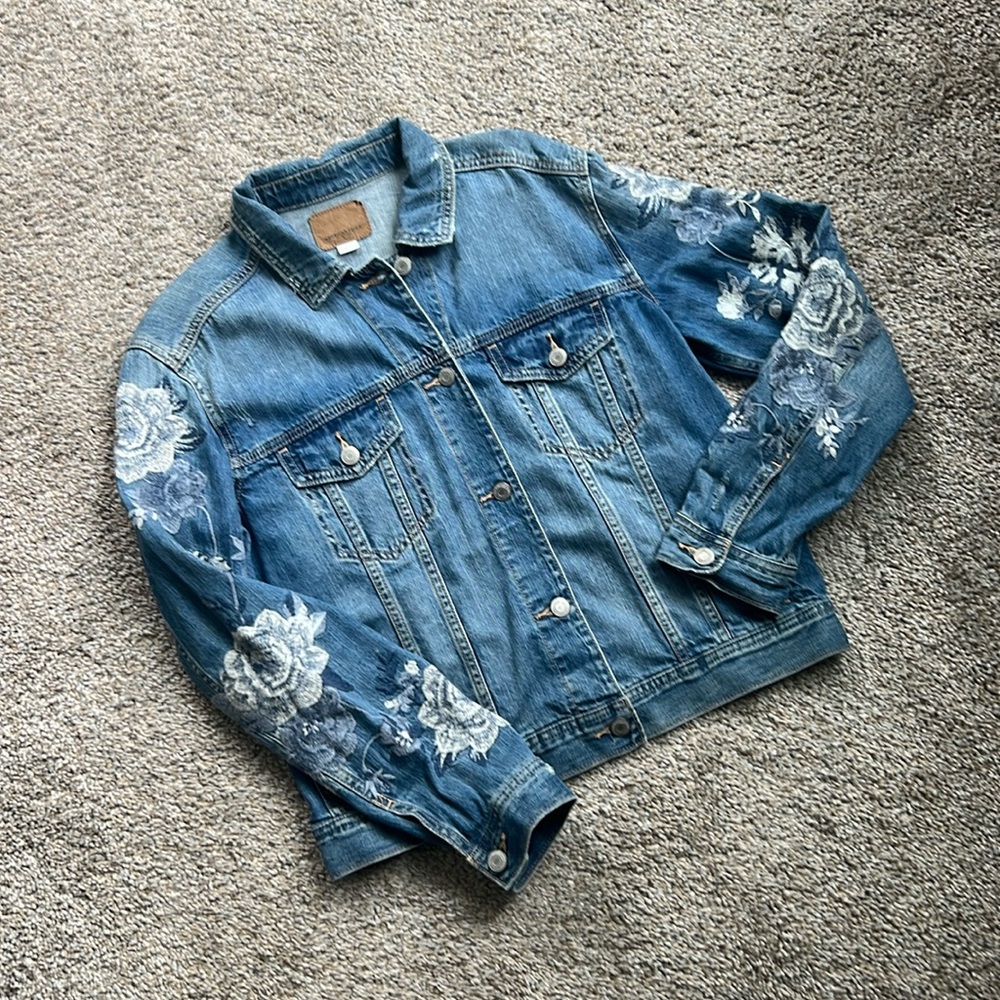 American Eagle Embroidered Sleeve Denim Jacket - Medium